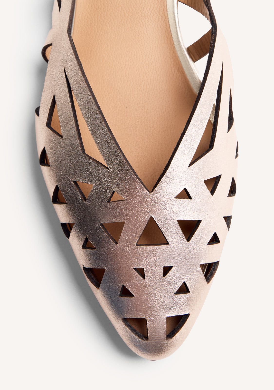 CUT-OUT LEATHER BALLET FLATS BUMALA