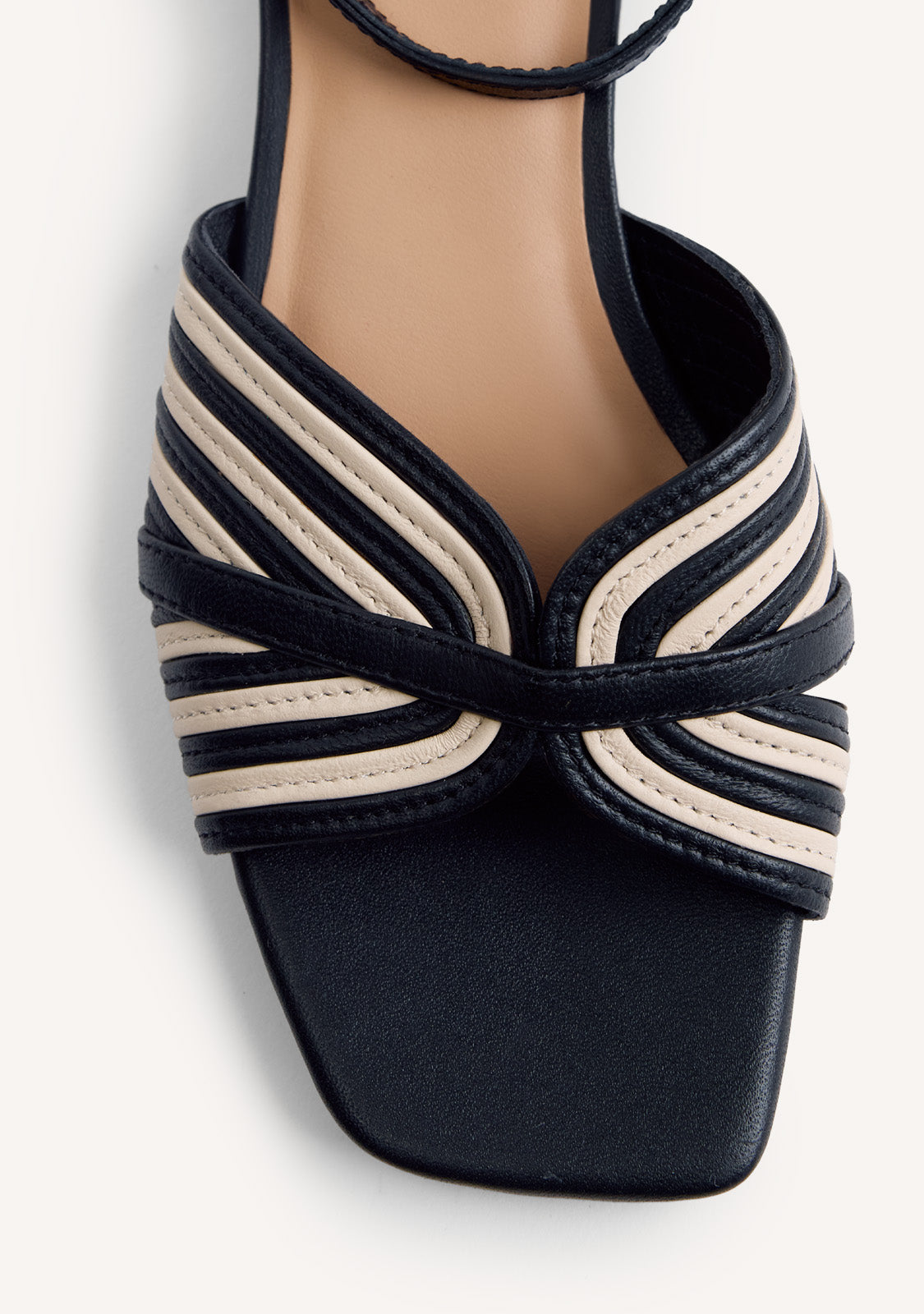 SANDALIAS TACÓN PIEL RAYAS BIGELOW