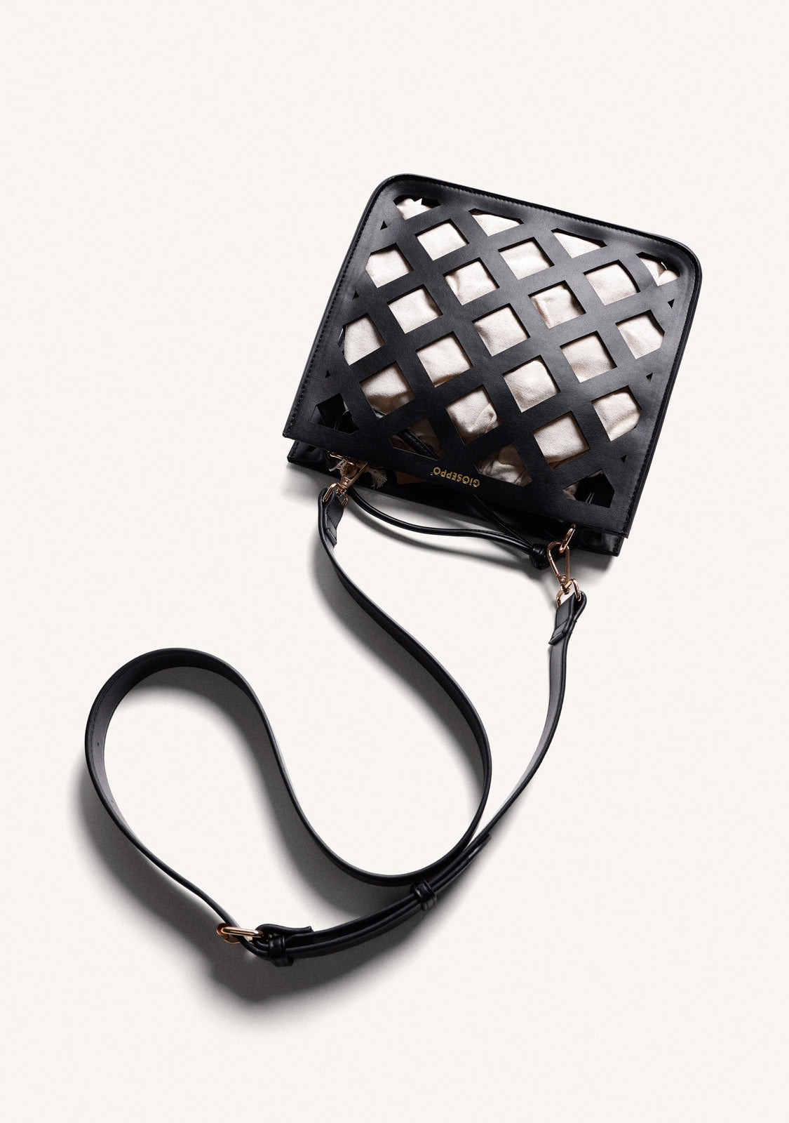 CUT-OUTS BUCKET BAG TACURONG