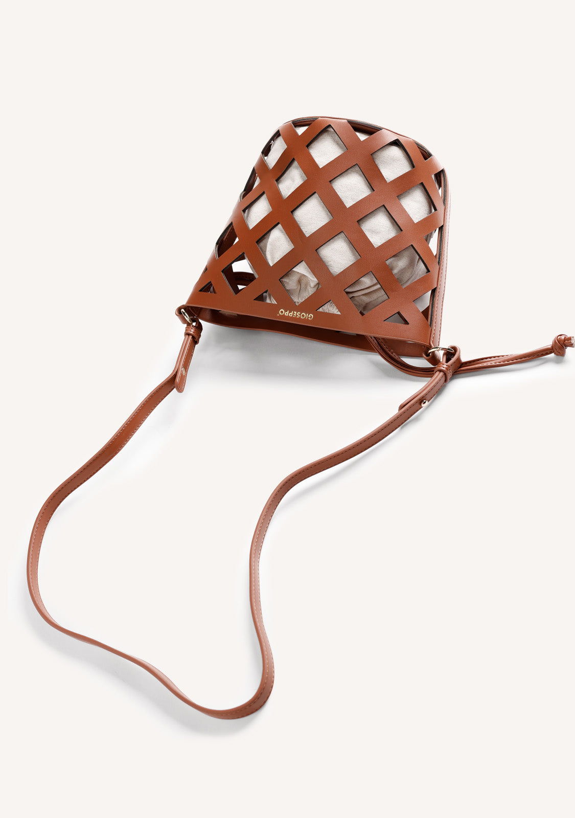 CUT-OUTS BUCKET BAG TUKUYU
