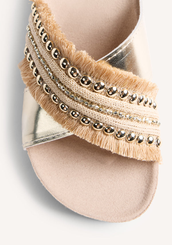 SANDALES BIO COMPENSÉES CLOUS ET FRANGES SUMBAWA