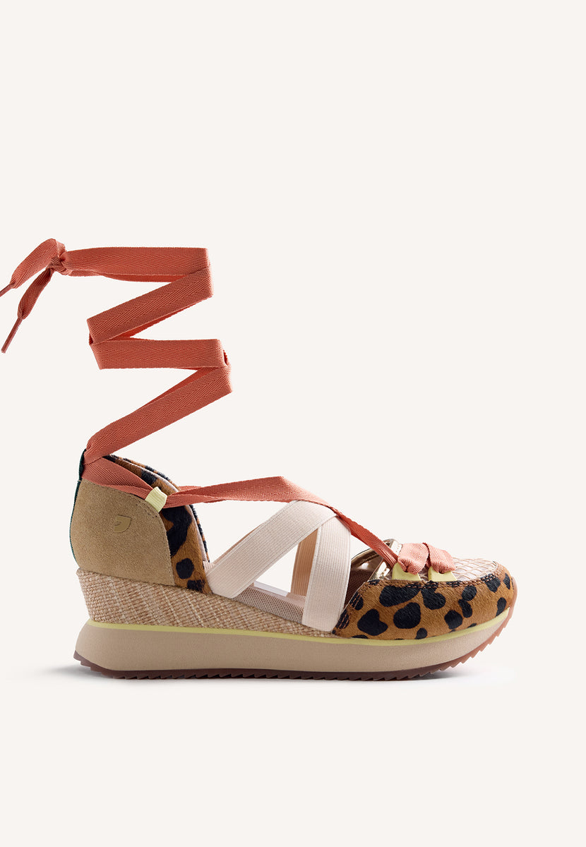 ZAPATILLAS ABIERTAS PIEL CUÑA ESTAMPADO ANIMAL DESINIC