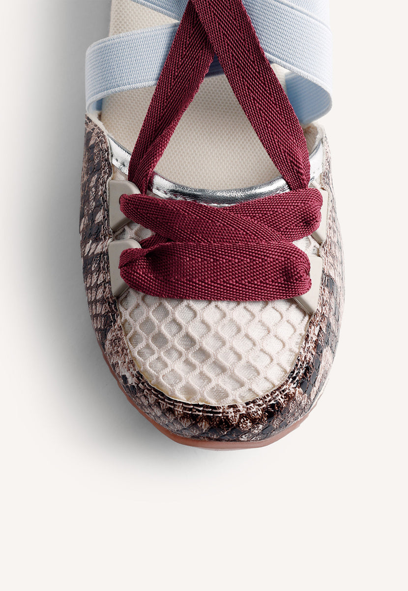 ZAPATILLAS ABIERTAS PIEL CUÑA ESTAMPADO ANIMAL ILORIN