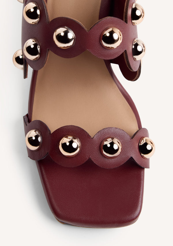 SANDALIAS TACÓN PIEL TACHAS KAKUMA