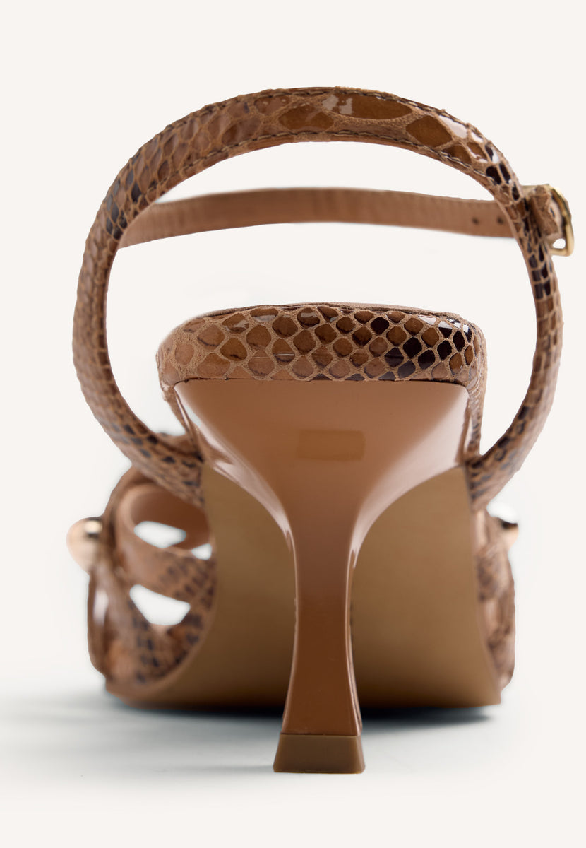 SANDALIAS TACÓN PIEL TACHAS KAKUMA