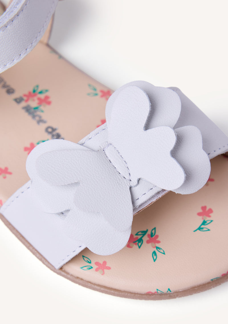 SANDALIAS BAREFOOT PIEL BRILLO Y MARIPOSA SLITE