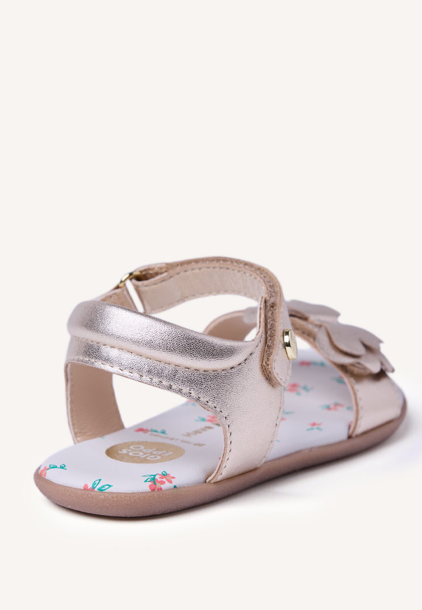 SANDALIAS BAREFOOT PIEL BRILLO Y MARIPOSA SLITE
