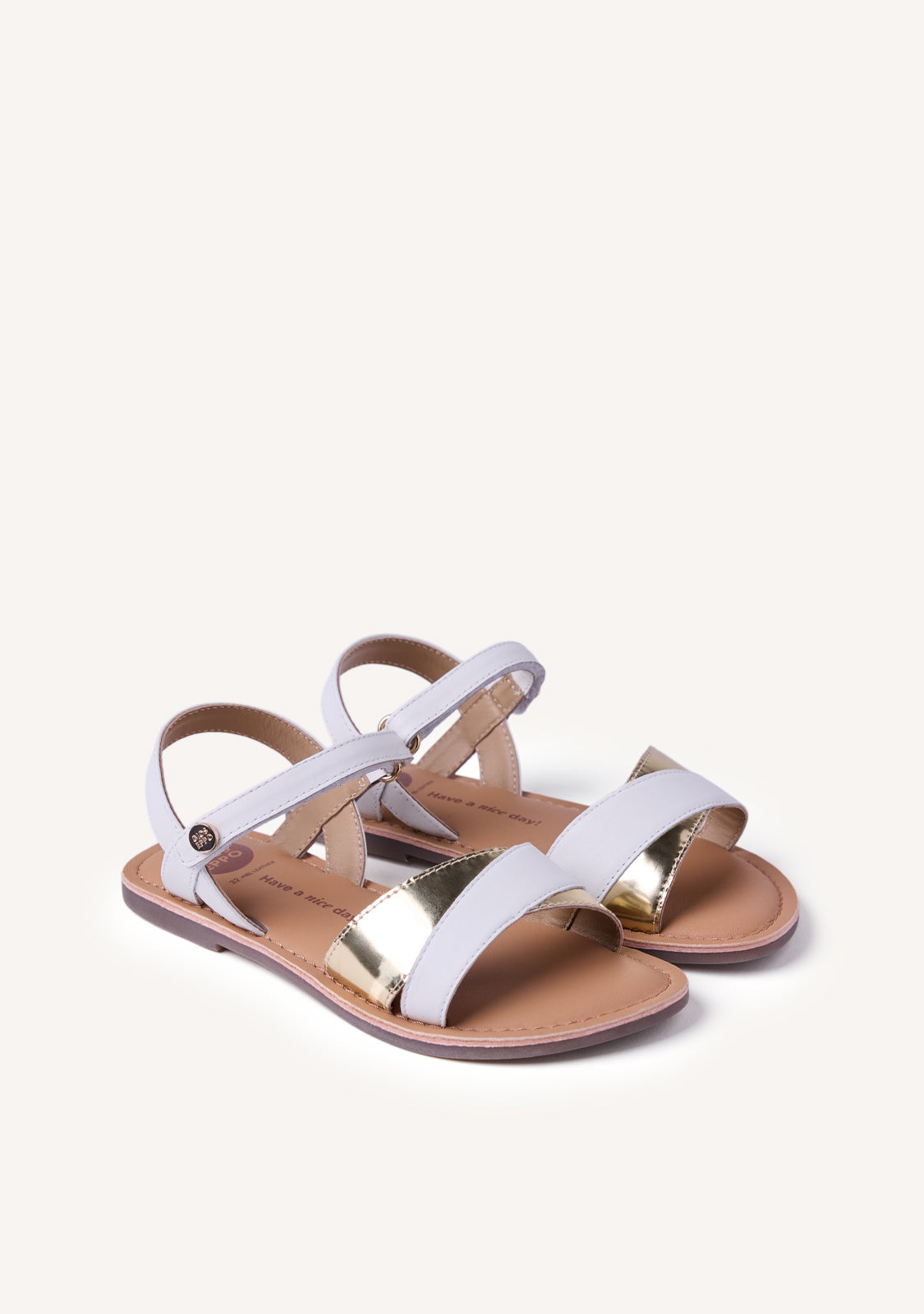 SANDALIAS PIEL BRILLO AWENDO