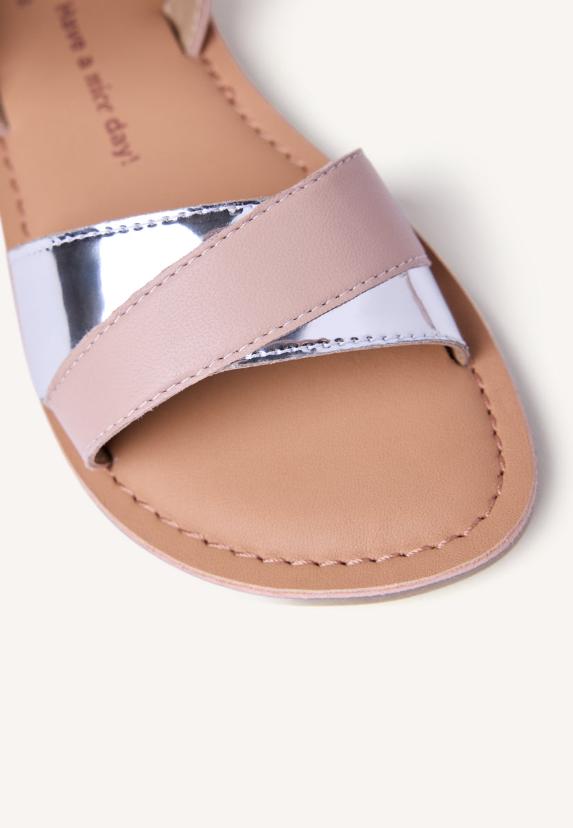 SANDALIAS PIEL BRILLO AWENDO