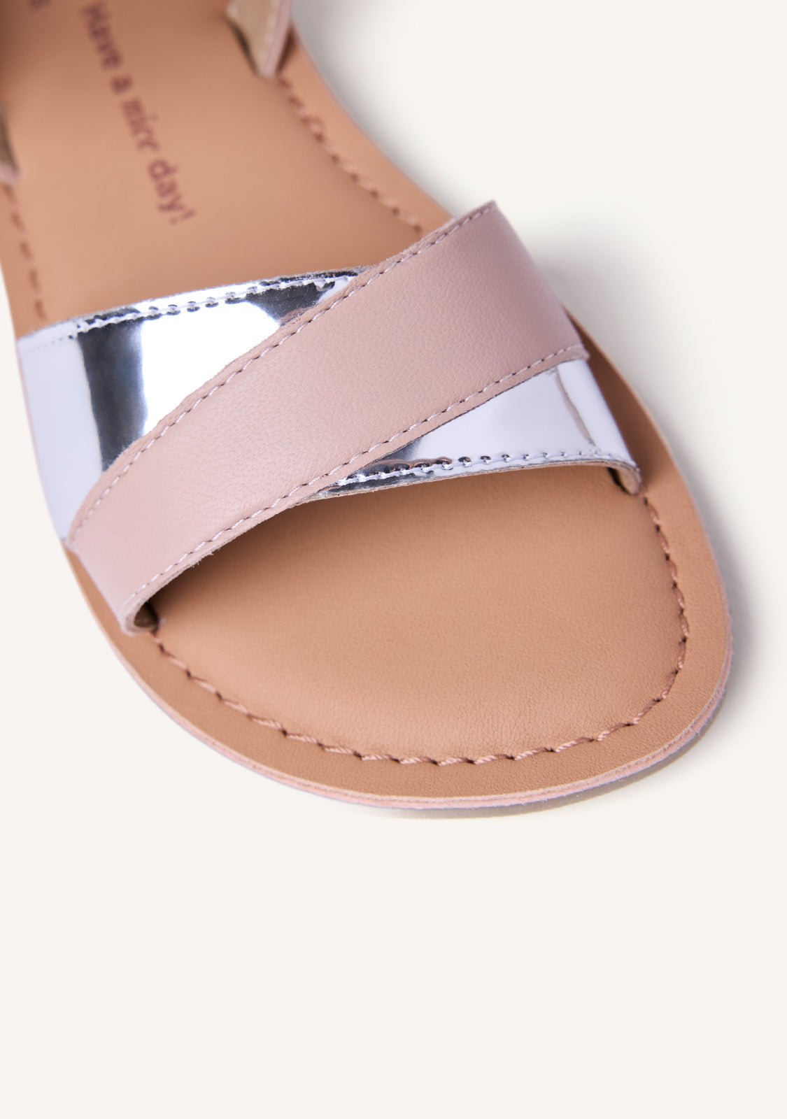 SANDALIAS PIEL BRILLO AWENDO