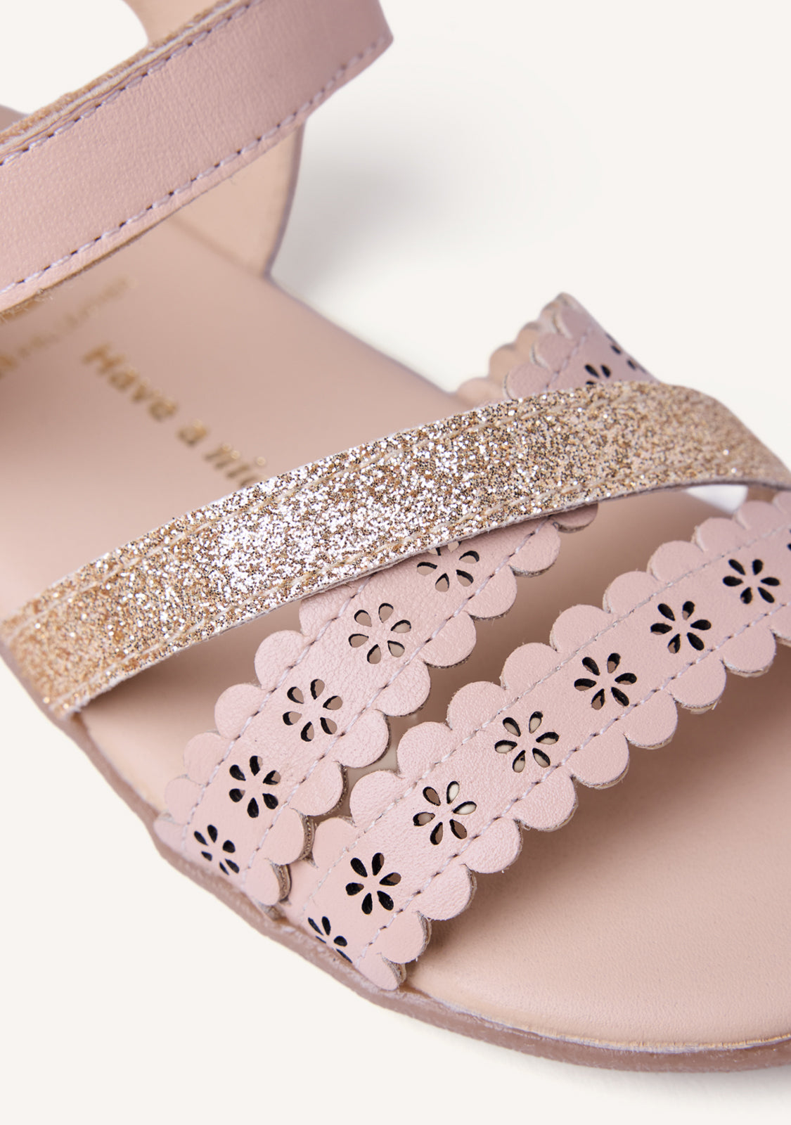 SANDALIAS BAREFOOT PIEL CALADA BRILLO MIKLEUS