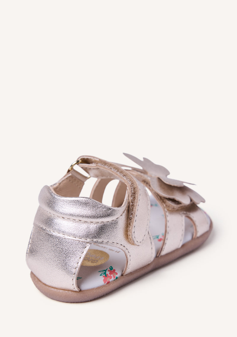 GIOSEPPO BAREFOOT - SHINY LEATHER SANDALS WITH BUTTERFLY NANDI