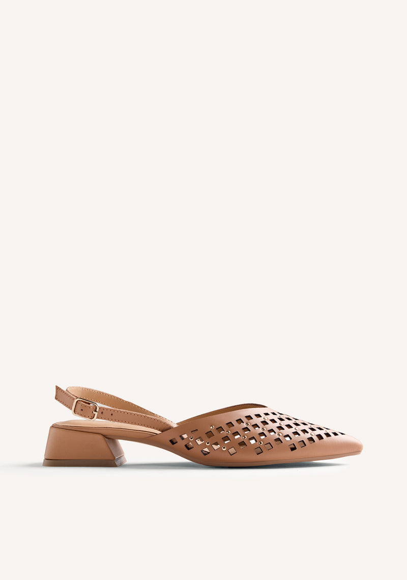 ZAPATOS TACÓN PIEL CALADA Y TACHAS LAGOS