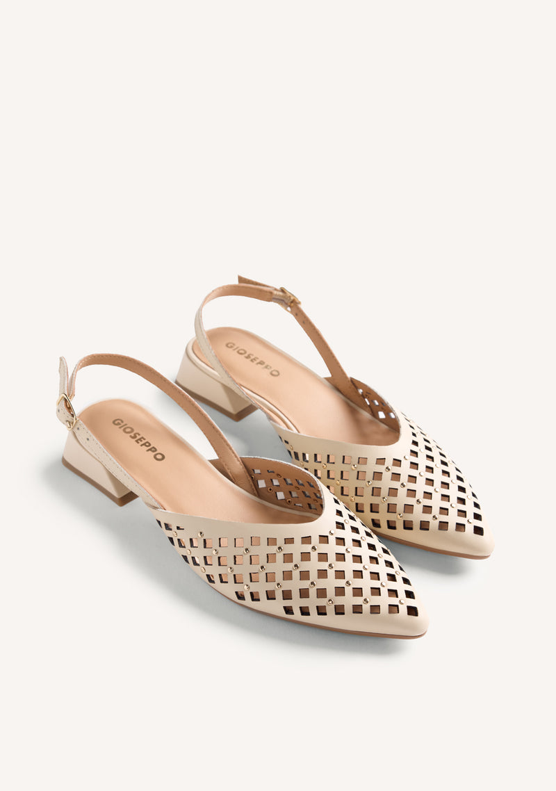 ZAPATOS TACÓN PIEL CALADA Y TACHAS LAGOS