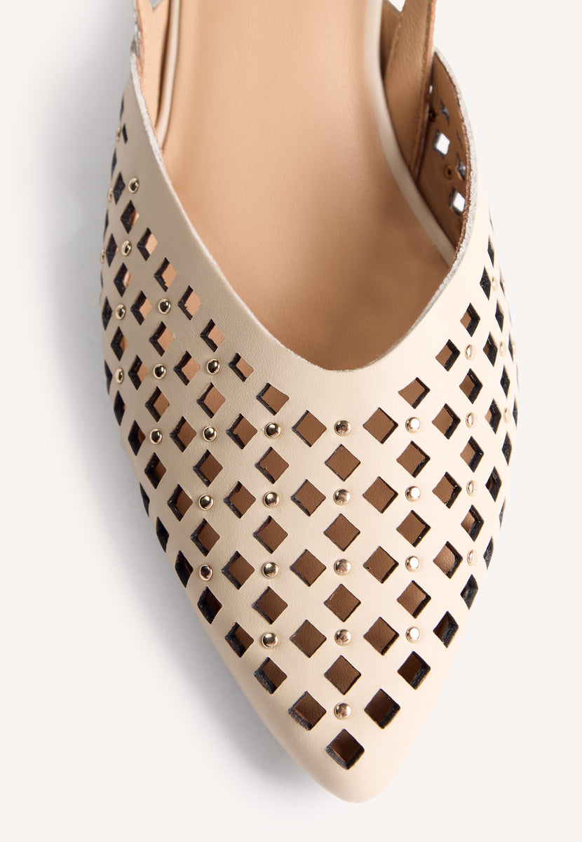 SCARPE TACCO PELLE TRAFORATA E BORCHIE LAGOS