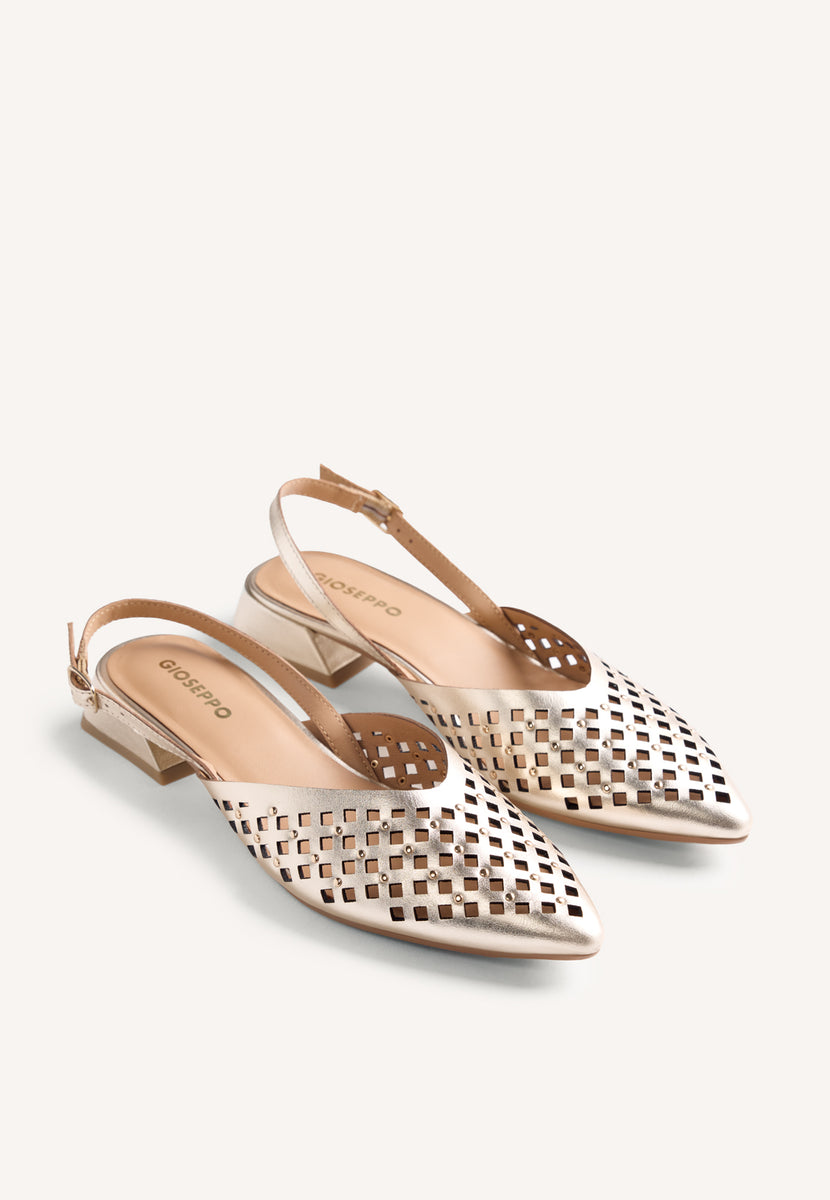 SCARPE TACCO PELLE TRAFORATA E BORCHIE LAGOS