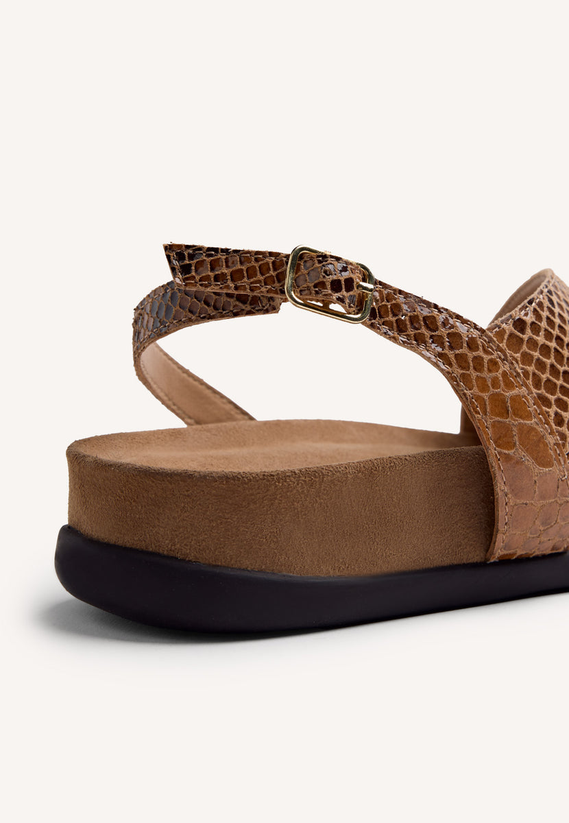 SANDALIAS PIEL ESTAMPADO ANIMAL Y JOYA TANAUAN