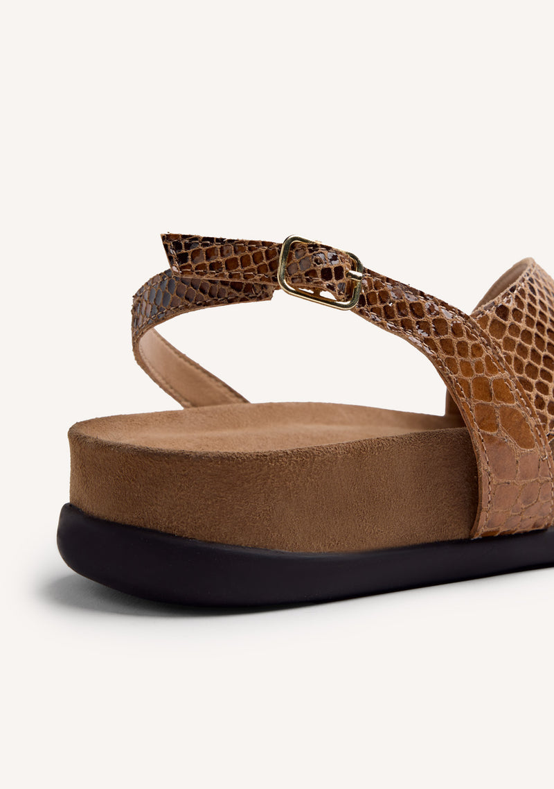 SANDALIAS PIEL ESTAMPADO ANIMAL Y JOYA TANAUAN