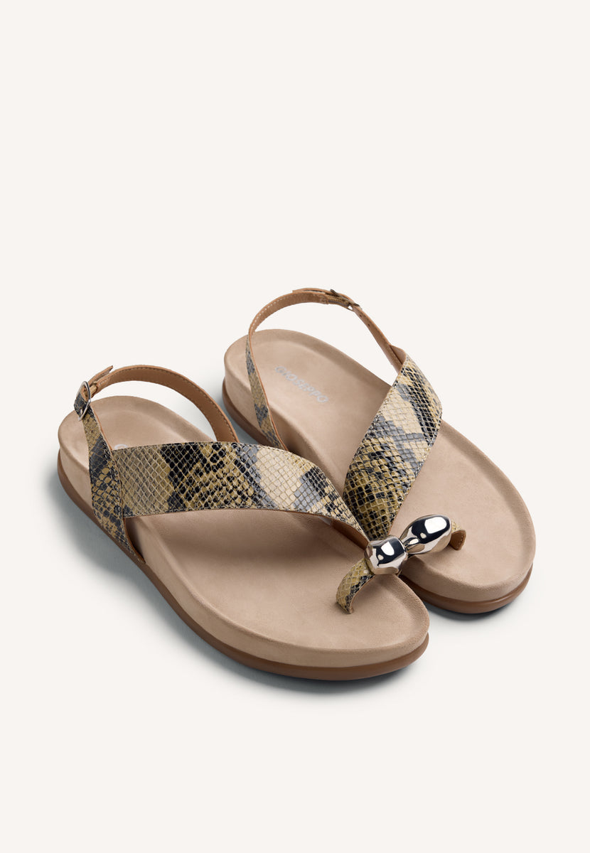 SANDALIAS PIEL ESTAMPADO ANIMAL Y JOYA TANAUAN