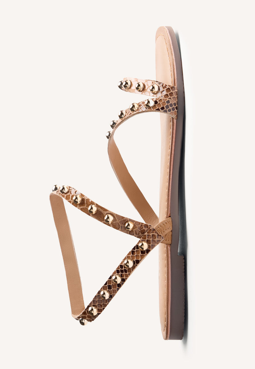 SANDALIAS PIEL ESTAMPADO ANIMAL Y TACHAS SUBUKIA