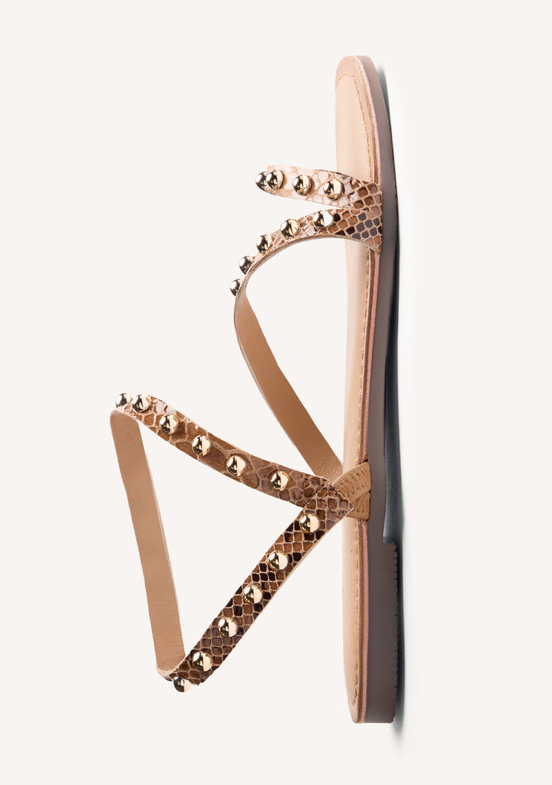 SANDALIAS PIEL ESTAMPADO ANIMAL Y TACHAS SUBUKIA