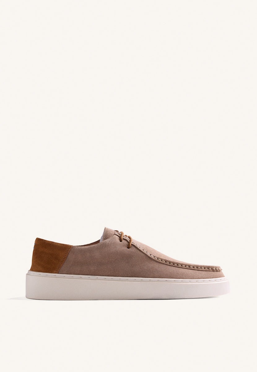 ZAPATILLAS WALLABEE PIEL SERRAJE UYO