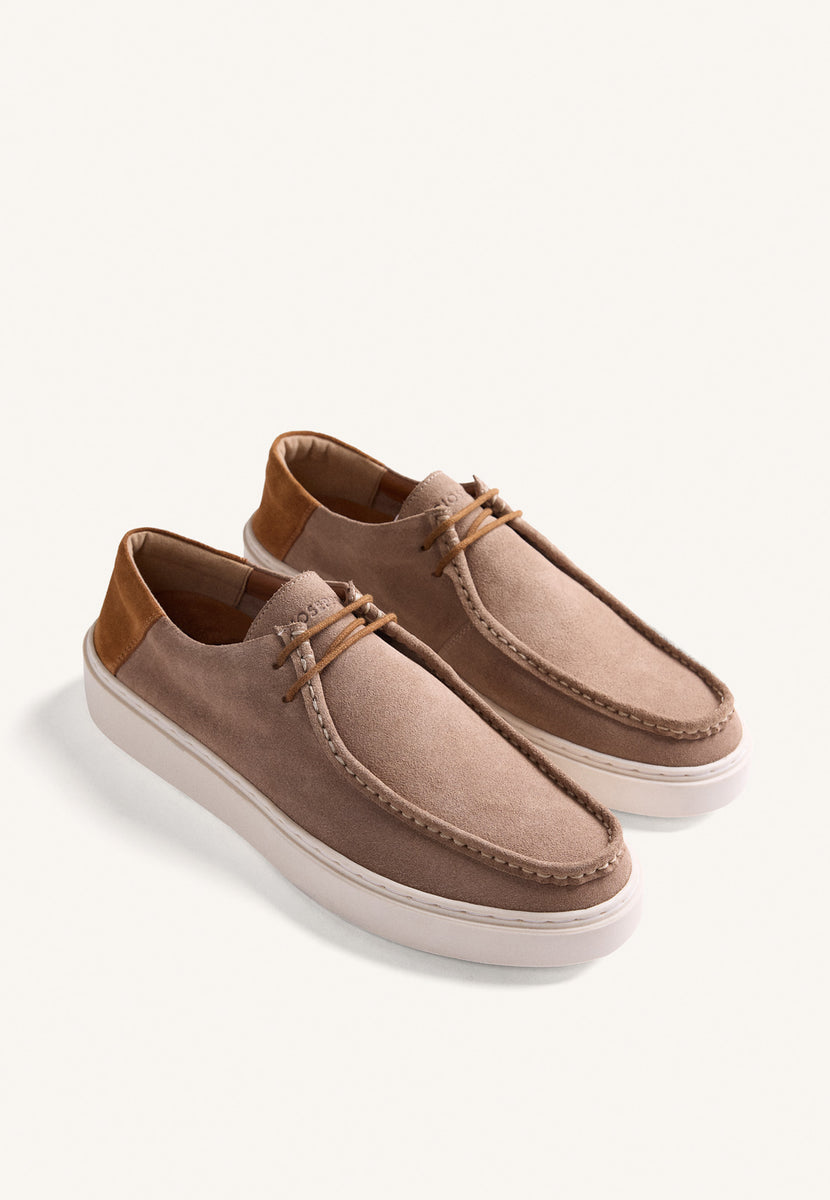 ZAPATILLAS WALLABEE PIEL SERRAJE UYO