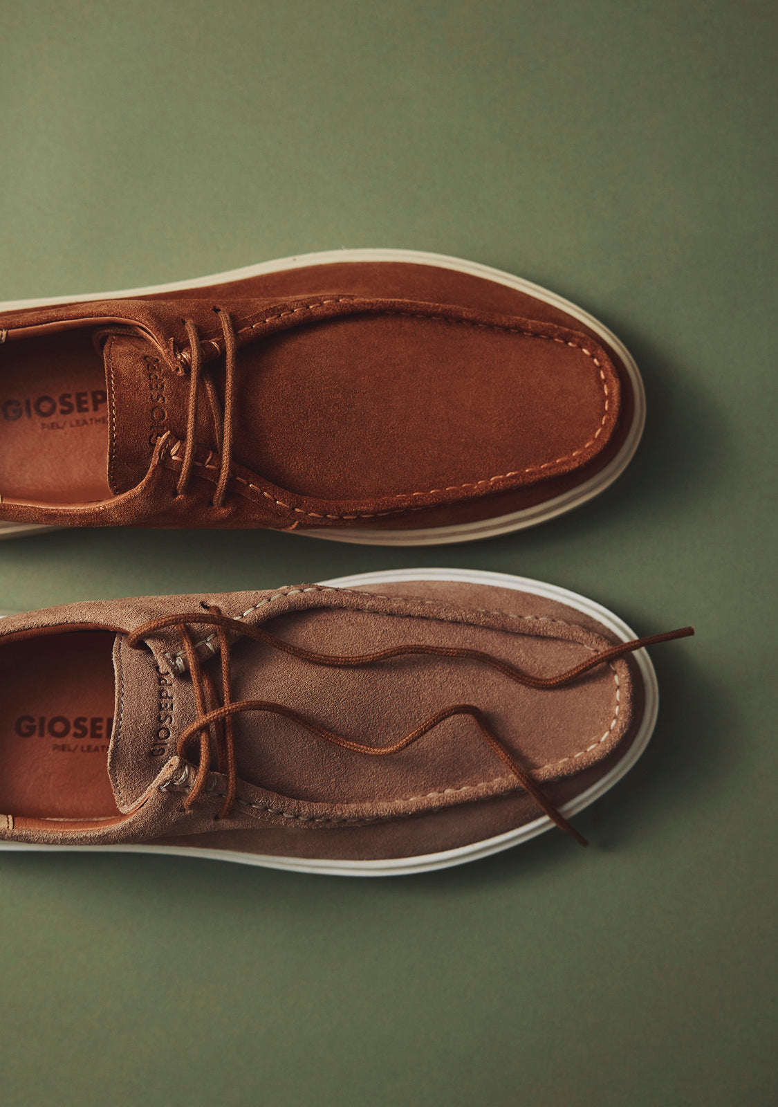 SUEDE LEATHER WALLABEE SNEAKERS UYO