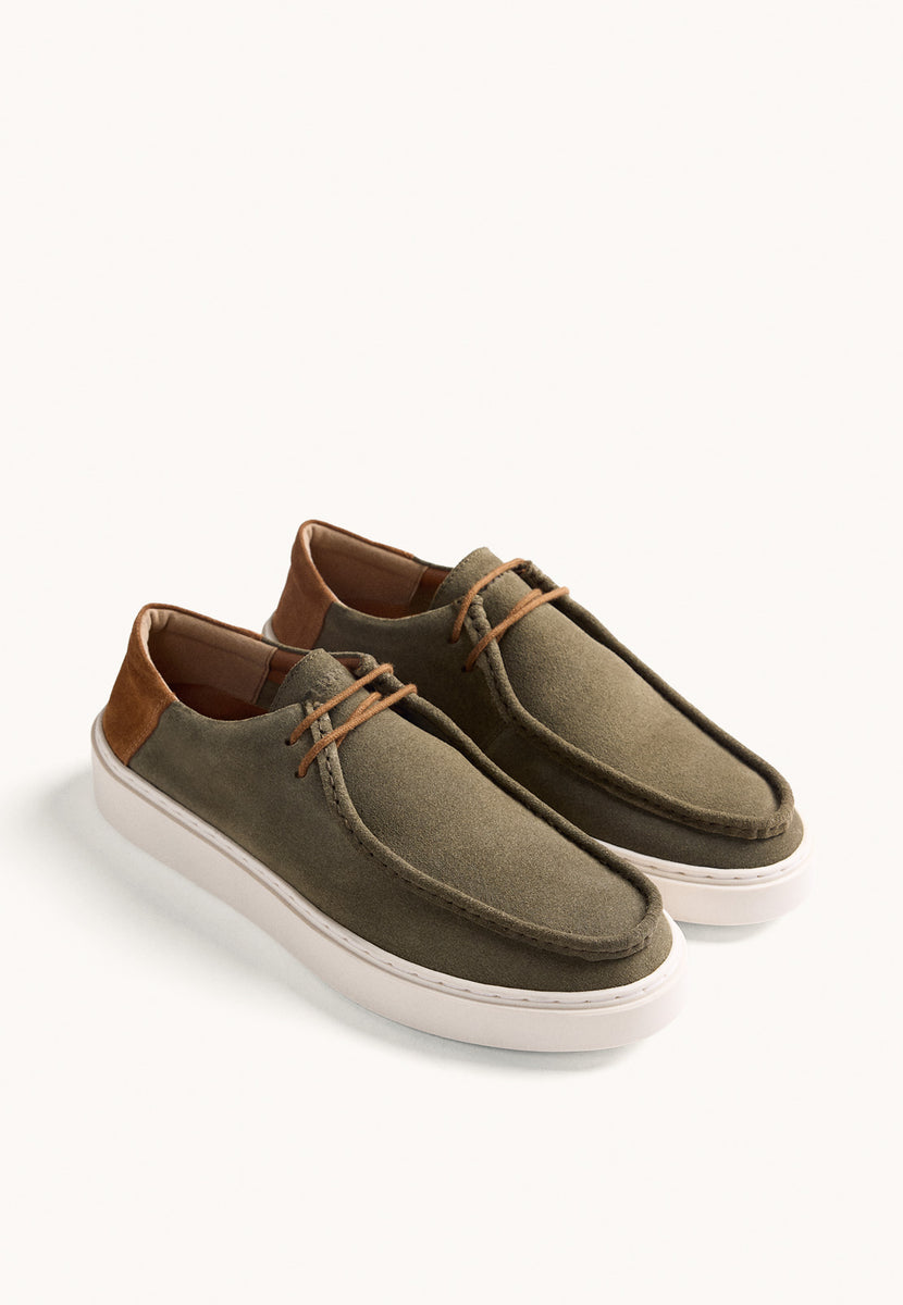 ZAPATILLAS WALLABEE PIEL SERRAJE UYO