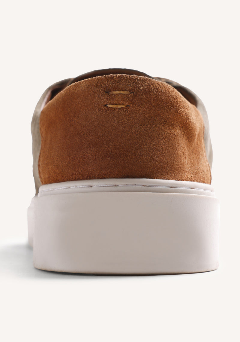 SNEAKERS WALLABEE PELLE SCAMOSCIATA UYO