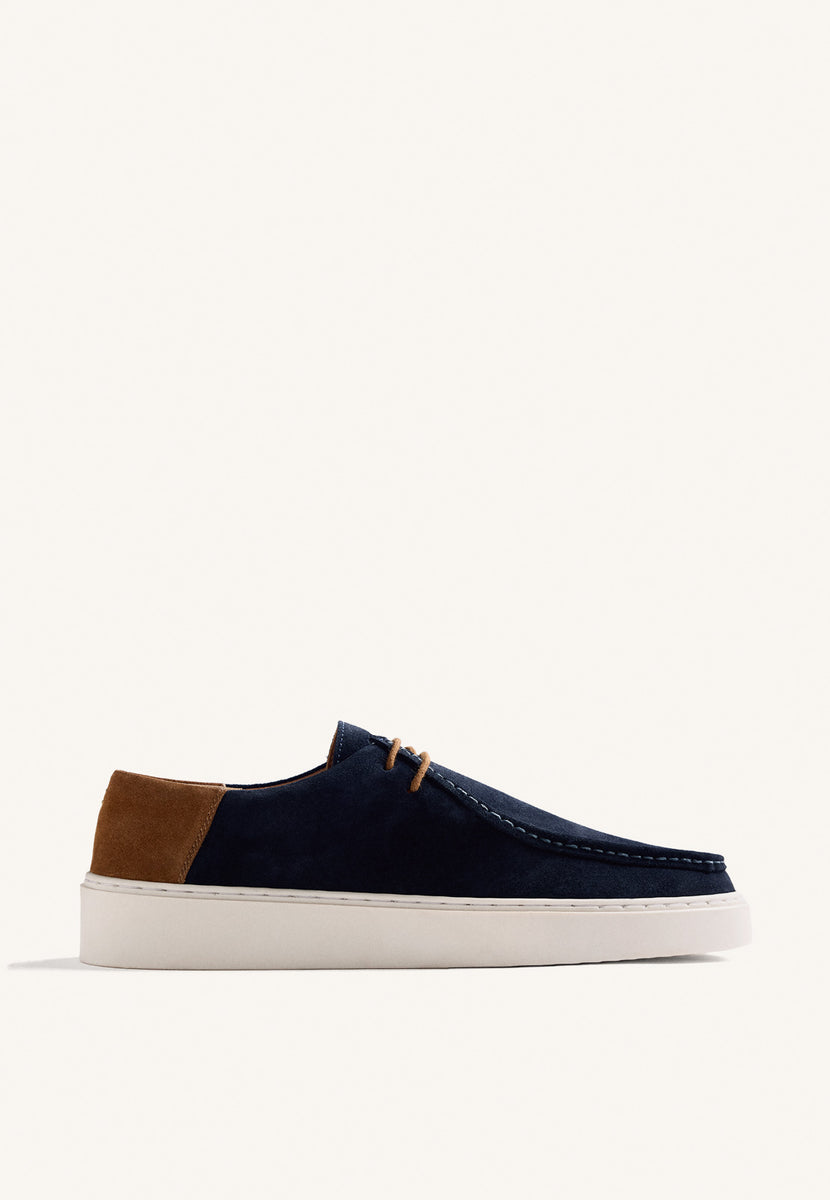 ZAPATILLAS WALLABEE PIEL SERRAJE UYO