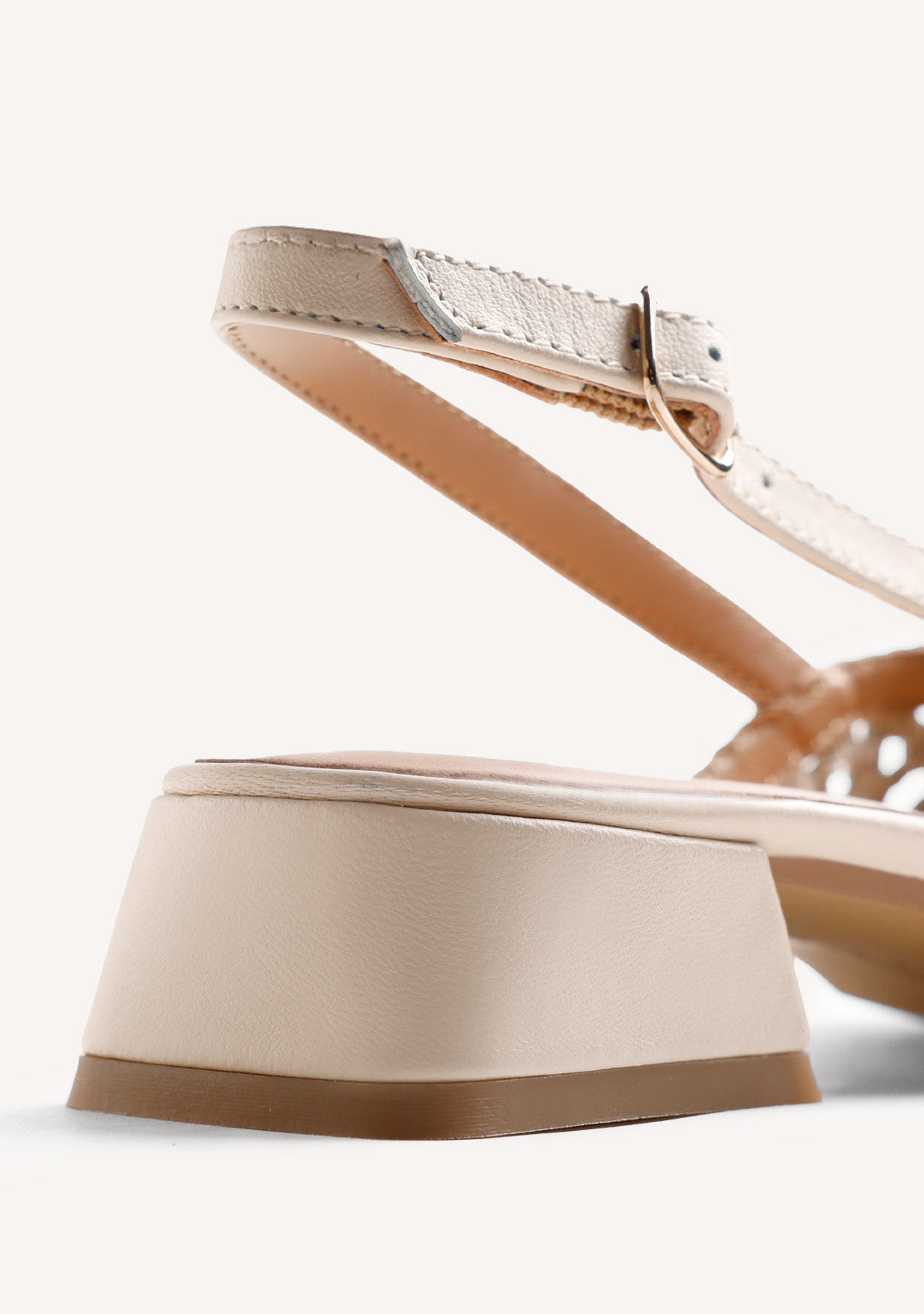 SAPATOS DE SALTO CANCANHAR ABERTO COURO ENTRANÇADO KIPILI