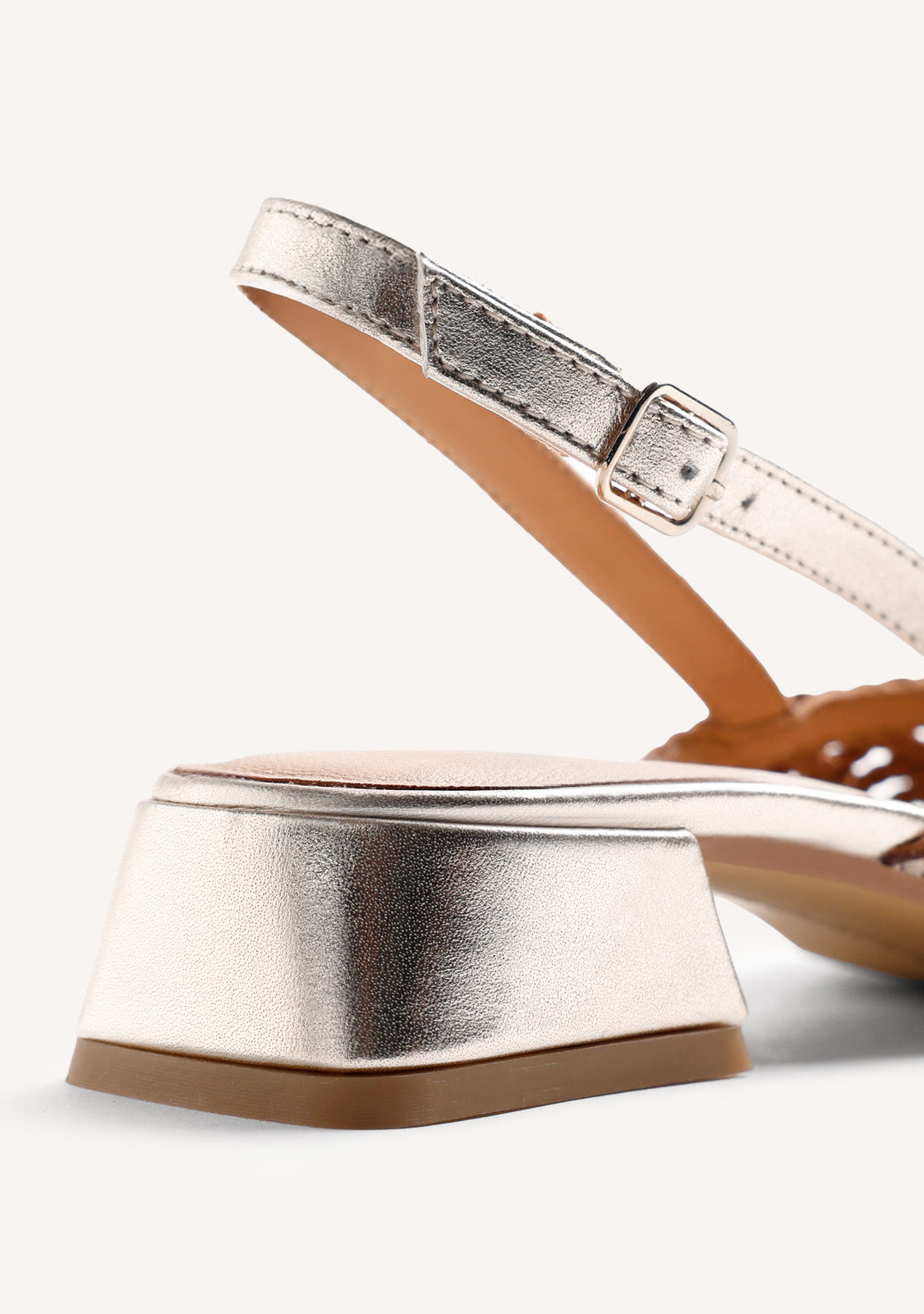 SAPATOS DE SALTO CANCANHAR ABERTO COURO ENTRANÇADO KIPILI