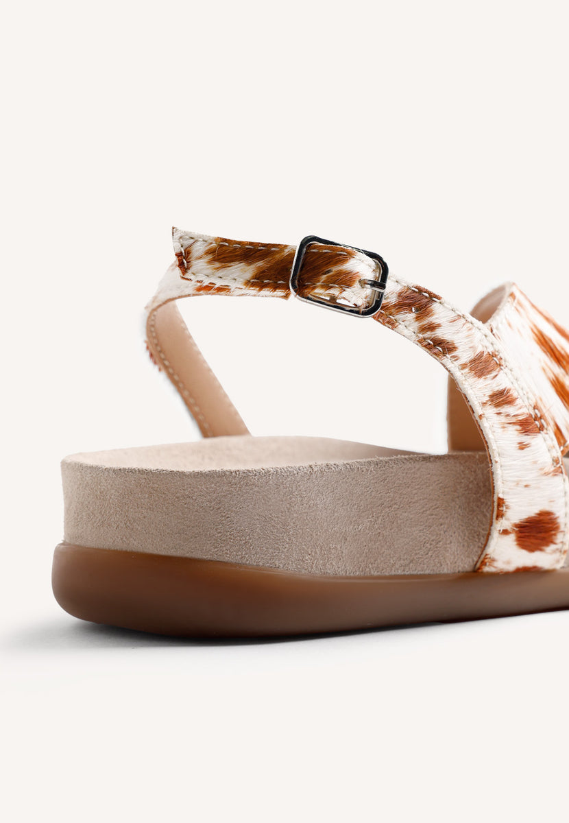 SANDALIAS PIEL ESTAMPADO ANIMAL Y ANILLO CHACAS