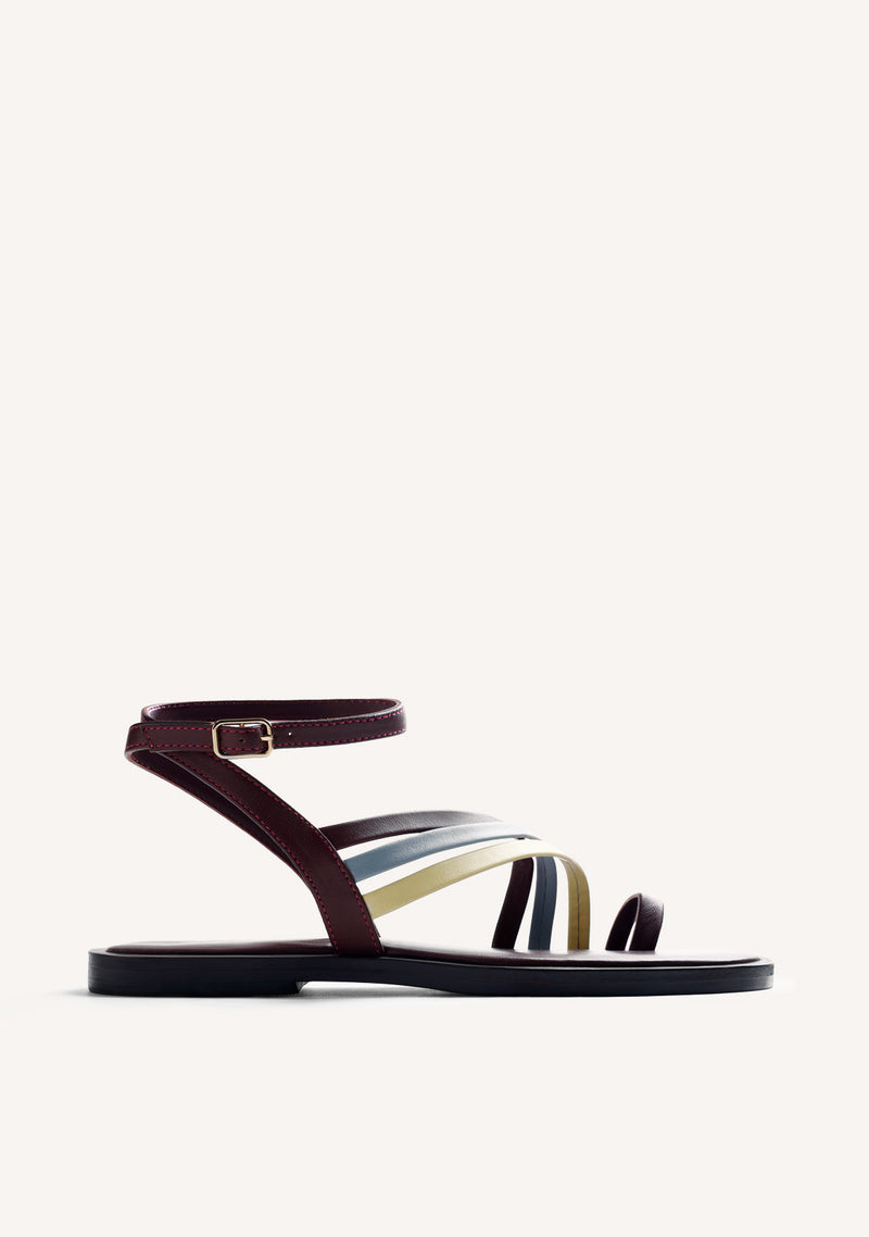 LEATHER SANDALS BY MARÍA G. DE JAIME