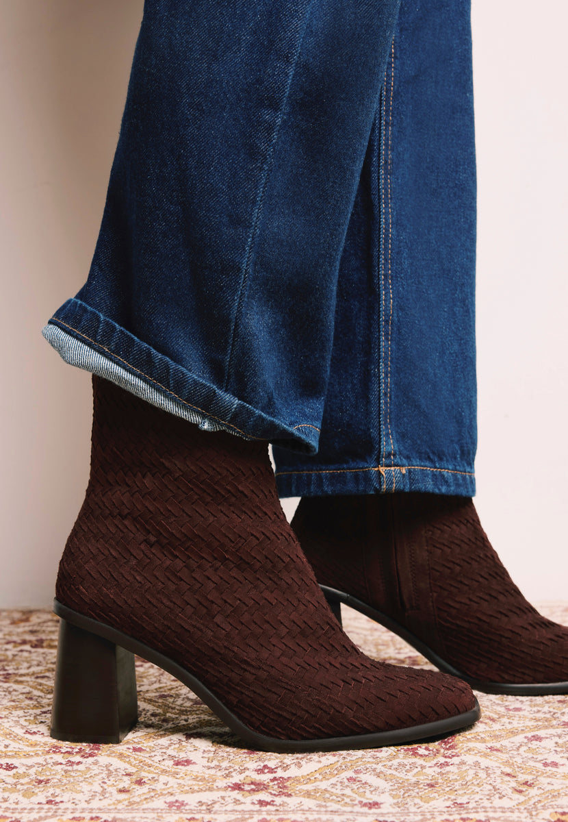 BOTTINES MARRON EN CUIR TRESSÉ