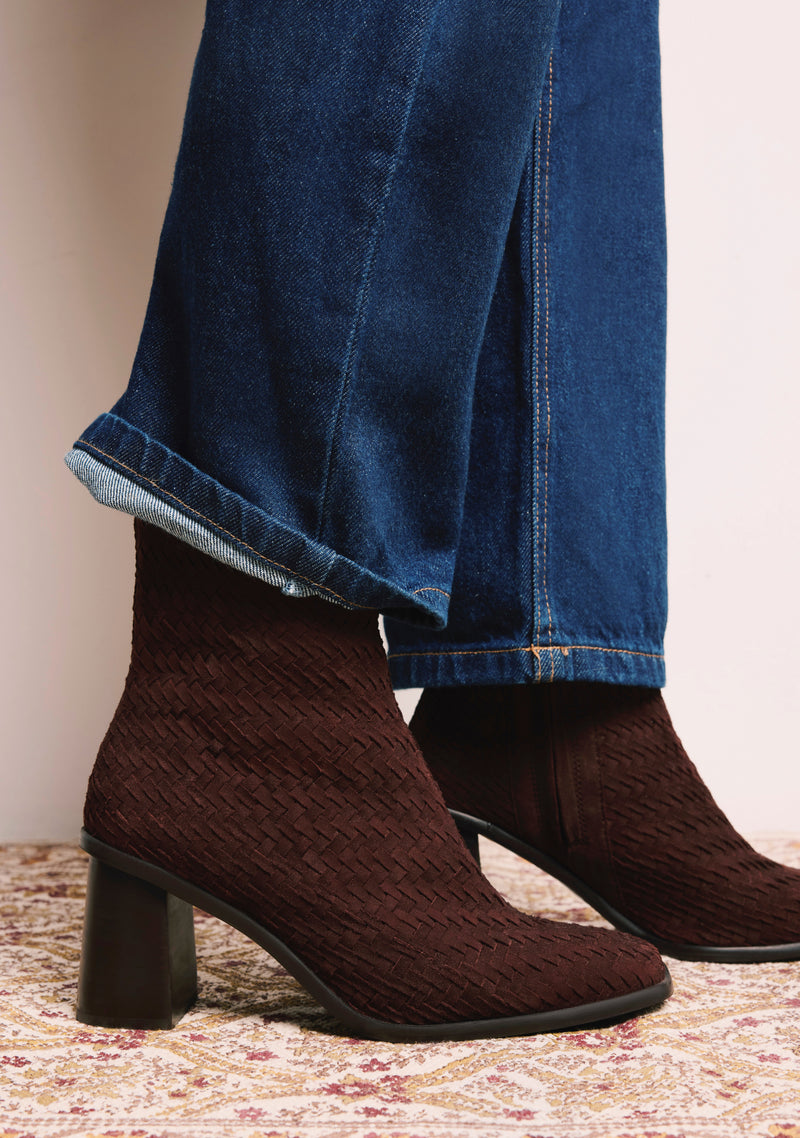 BOTTINES MARRON EN CUIR TRESSÉ