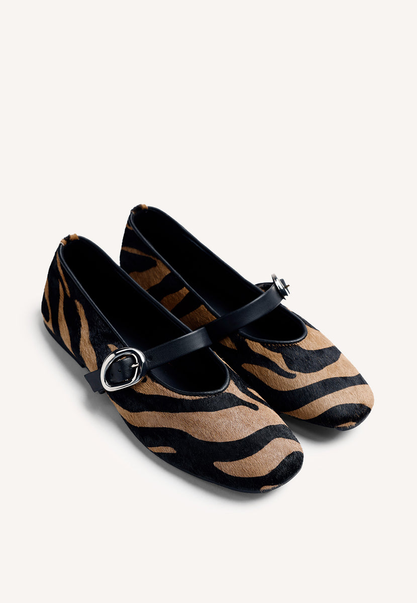 ANIMAL PRINT LEATHER BALLET FLATS
