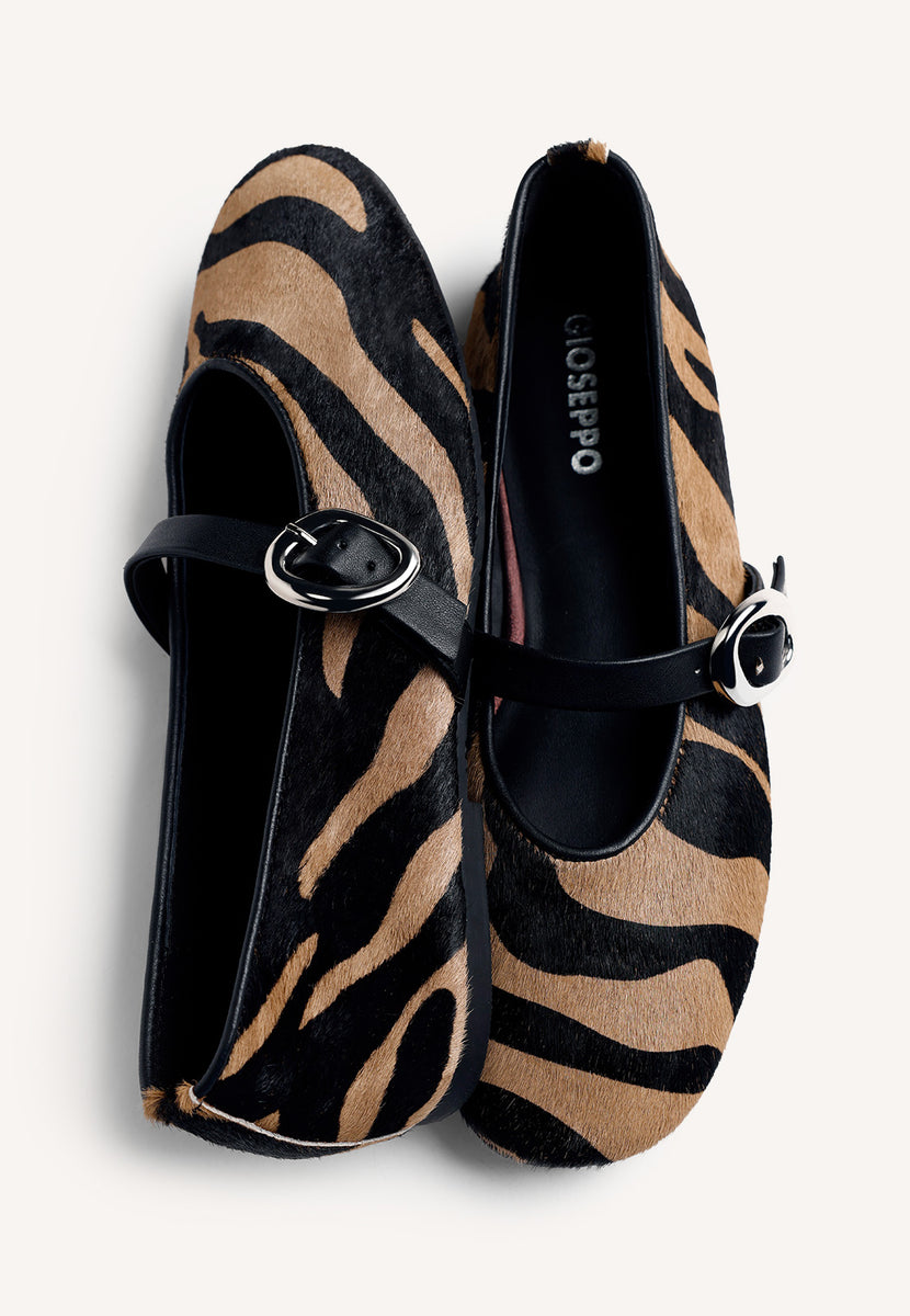 ANIMAL PRINT LEATHER BALLET FLATS