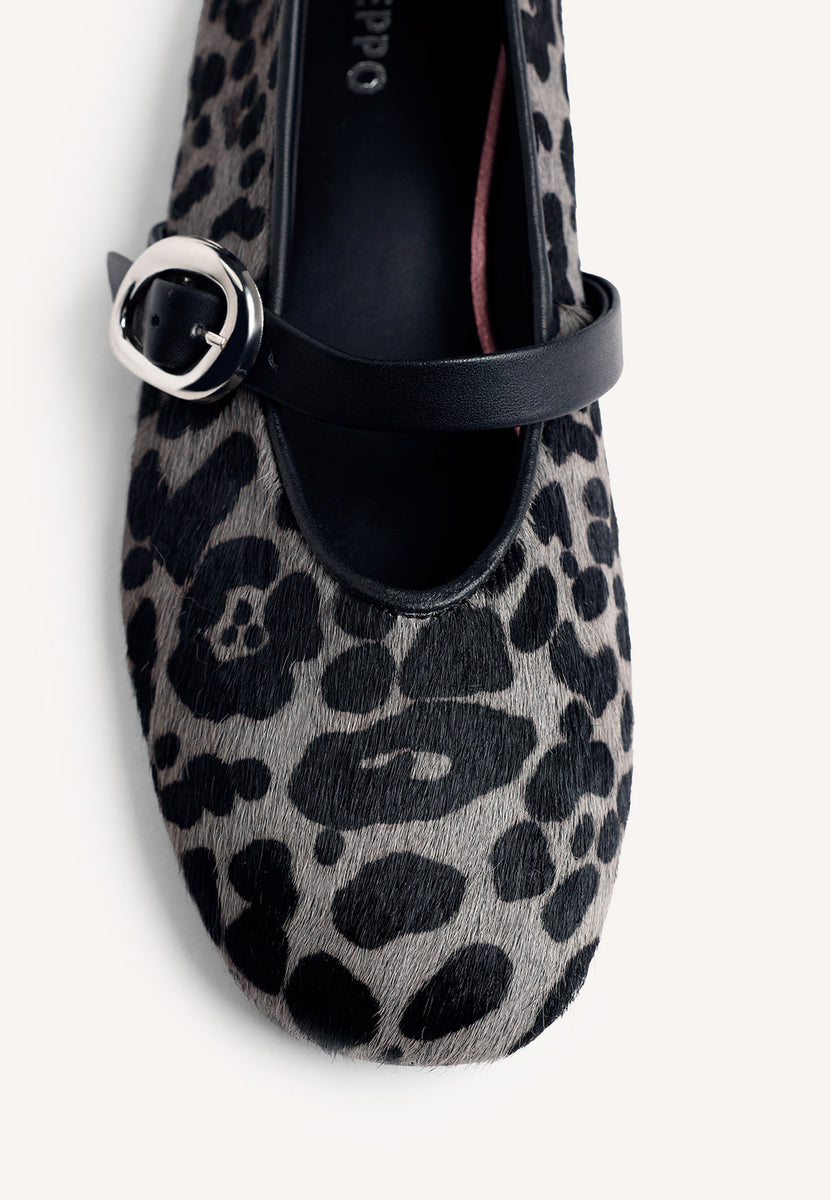 ANIMAL PRINT LEATHER BALLET FLATS