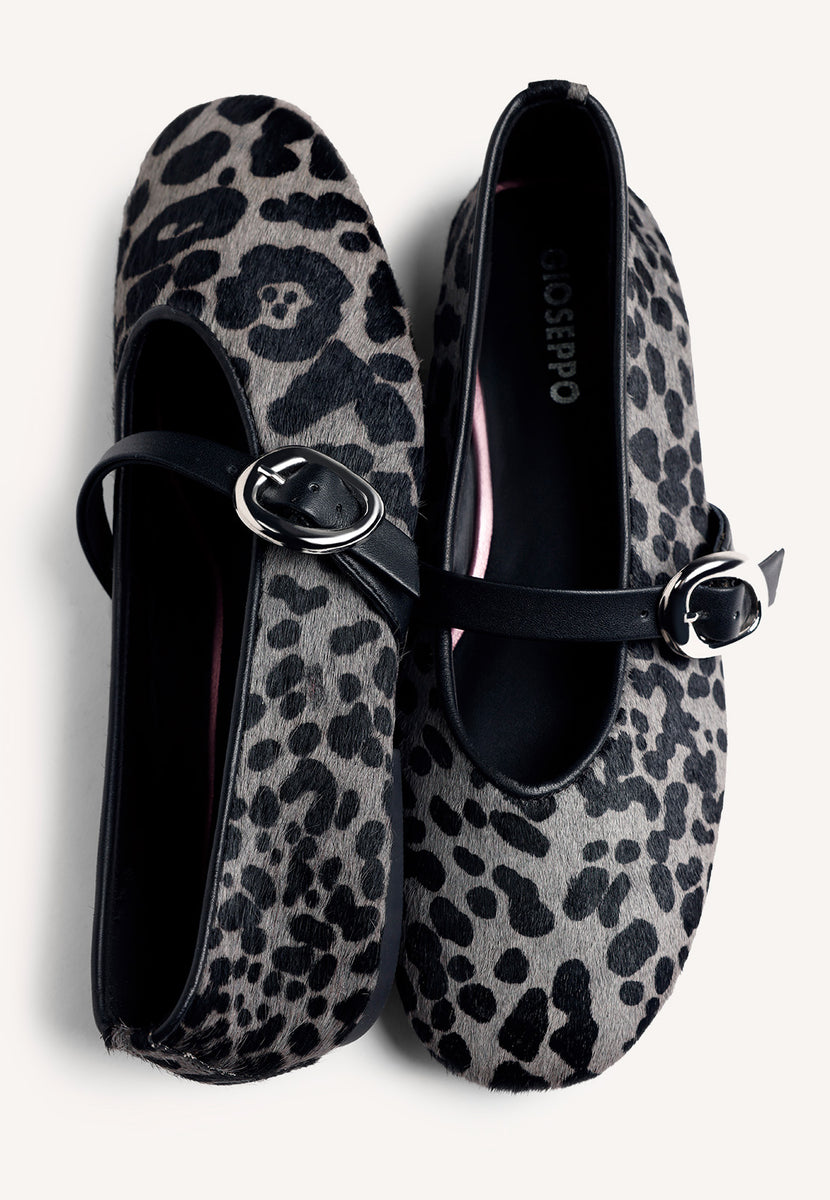 ANIMAL PRINT LEATHER BALLET FLATS