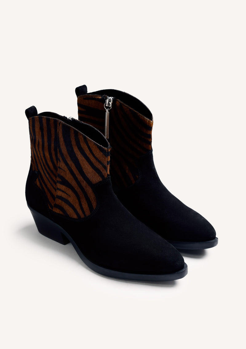 BOTINES ESTAMPADO ANIMAL PIEL
