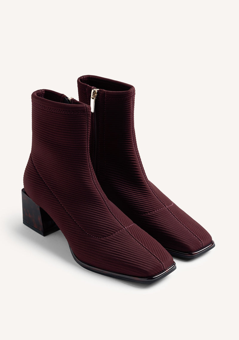BURGUNDY ELASTIC ANKLE BOOTS