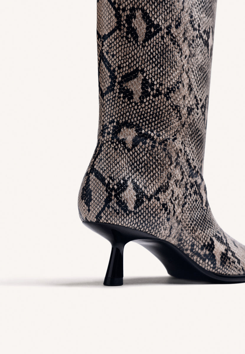 BOTAS ALTAS ESTAMPA ANIMAL KITTEN