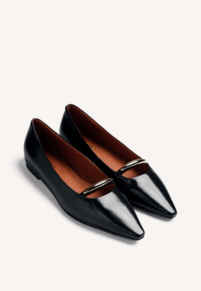 BLACK PATENT LEATHER WEDGED BALLET FLATS