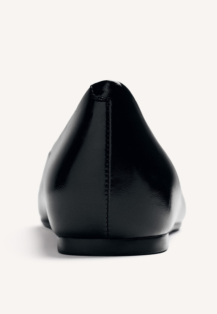 BLACK PATENT LEATHER WEDGED BALLET FLATS