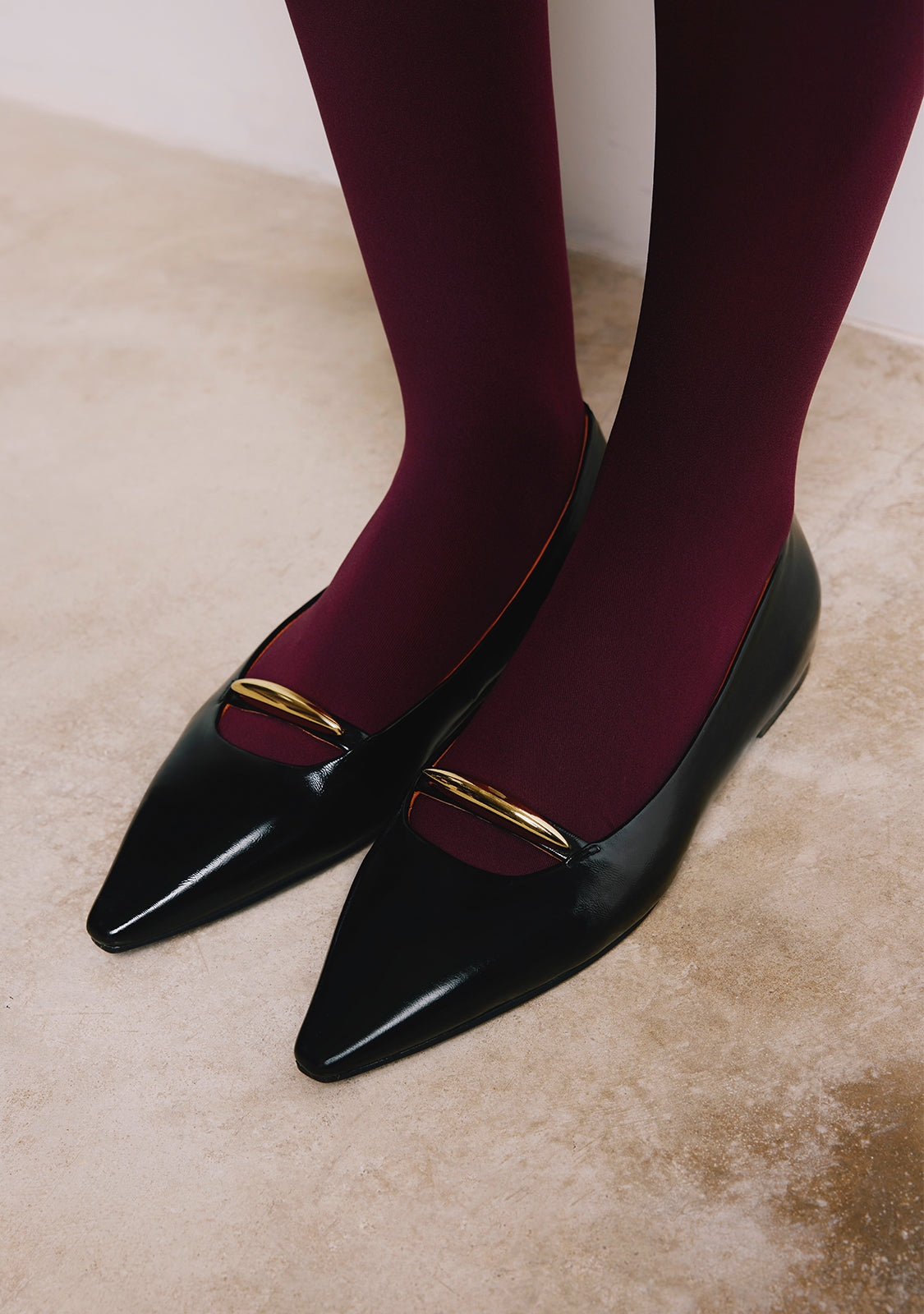 BLACK PATENT LEATHER WEDGED BALLET FLATS