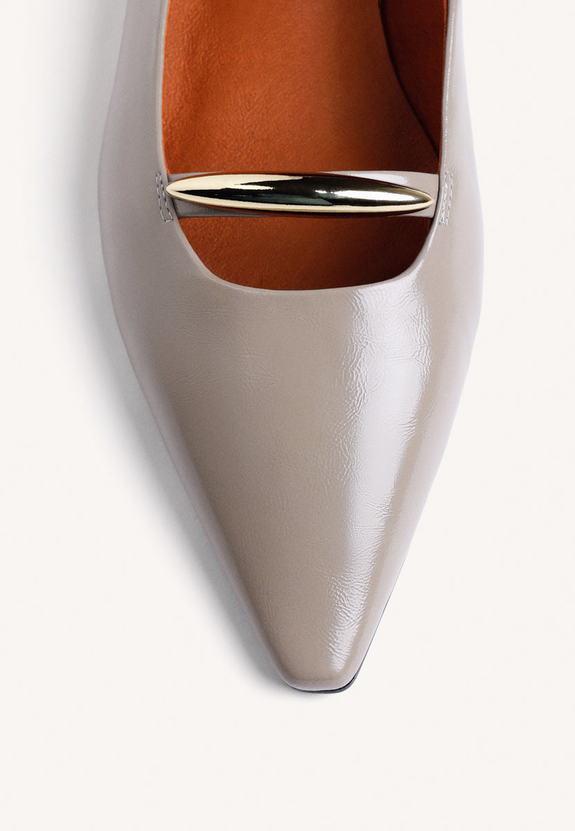 TAUPE PATENT LEATHER WEDGE BALLET FLATS