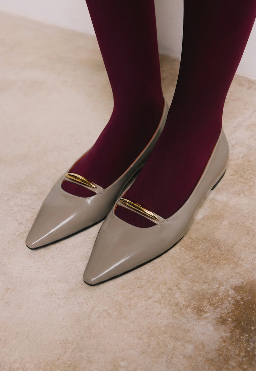 BALLERINES TAUPE EN CUIR VERNIS COMPENSÉES