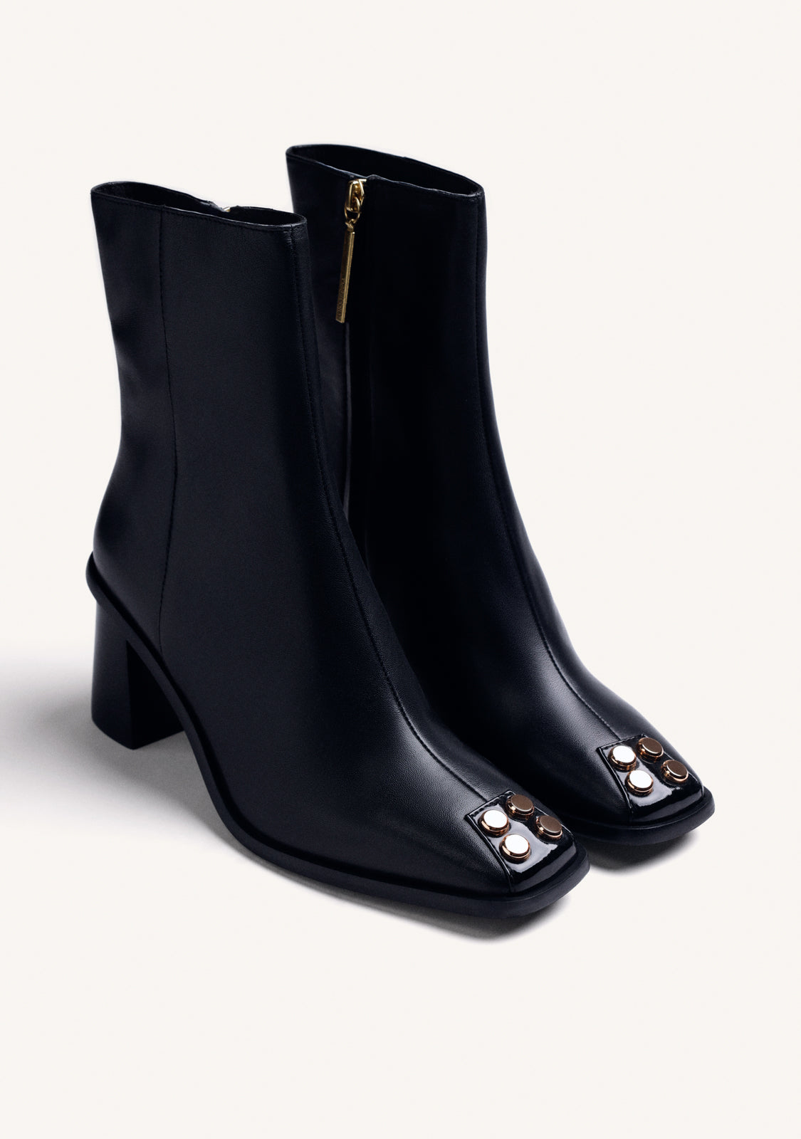 BLACK LEATHER ANKLE BOOTS WITH STUDS